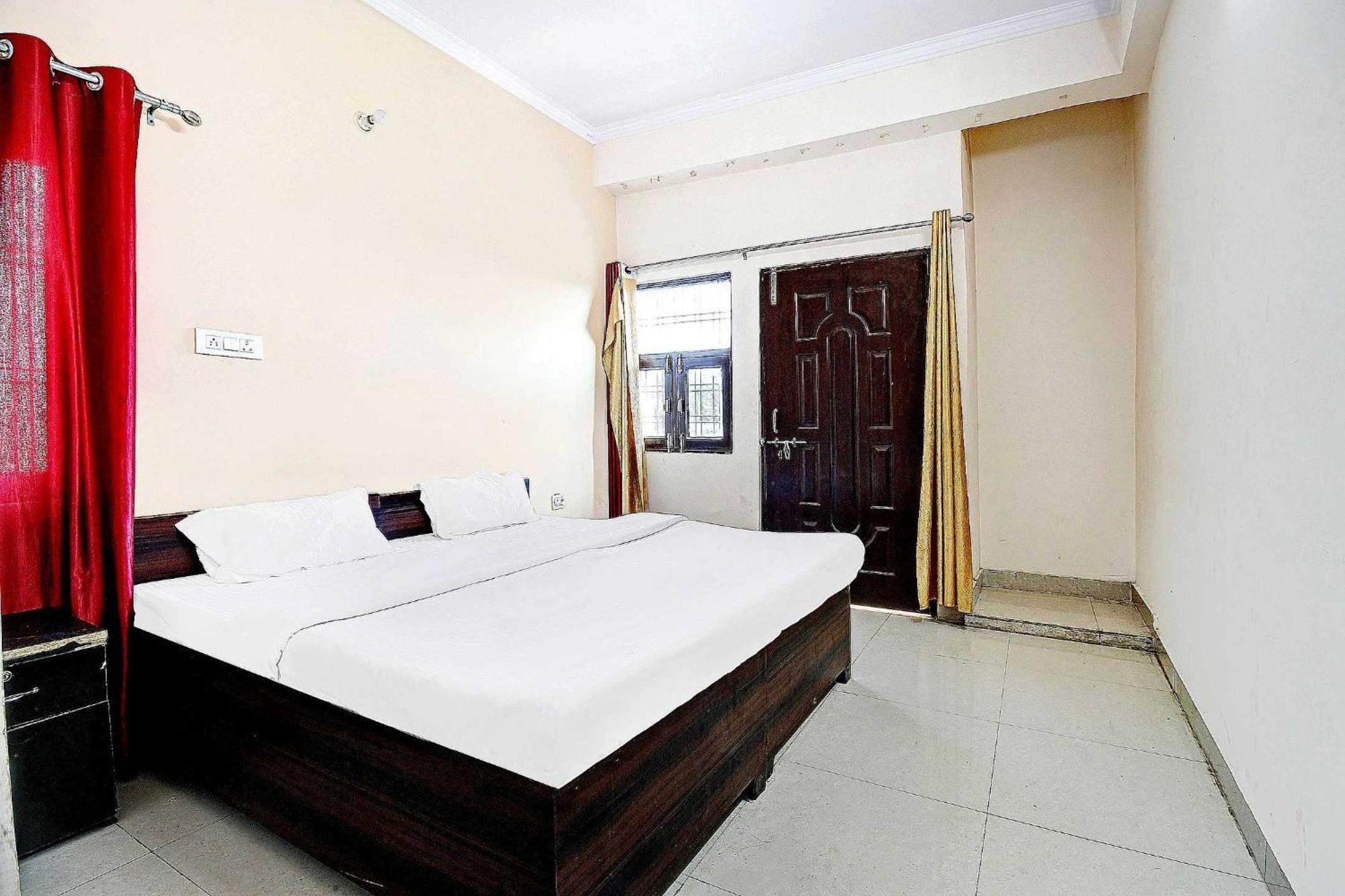 Hotel O Jr Hotel Lucknow Esterno foto