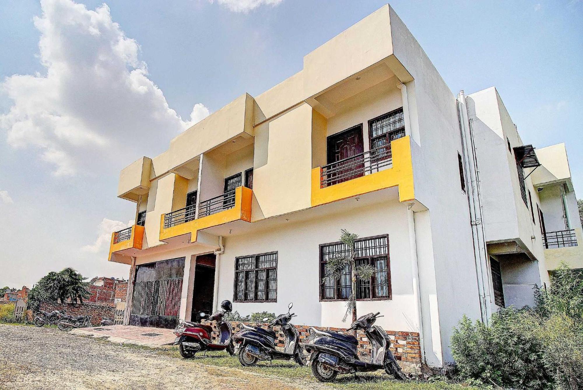 Hotel O Jr Hotel Lucknow Esterno foto