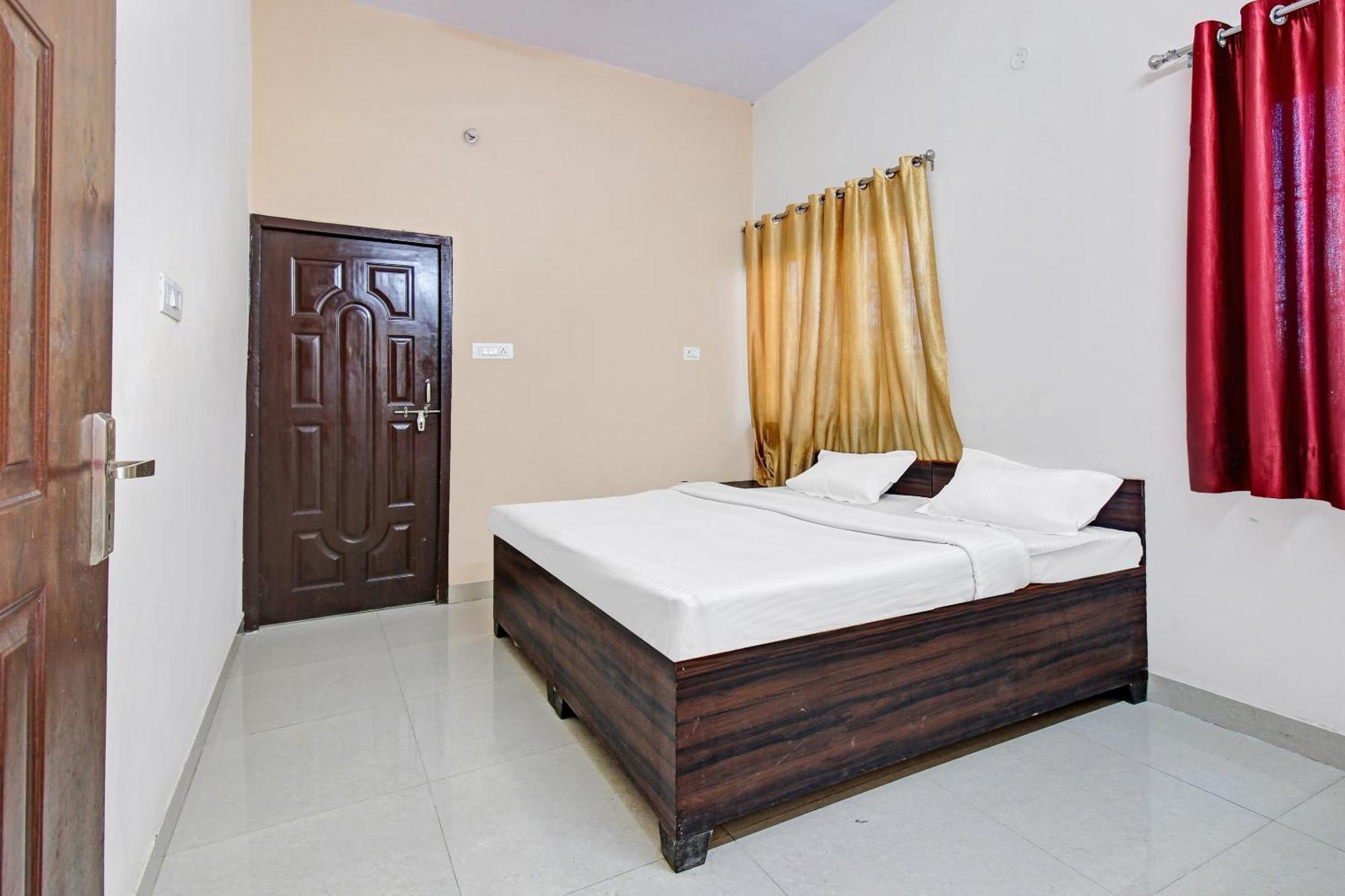 Hotel O Jr Hotel Lucknow Esterno foto