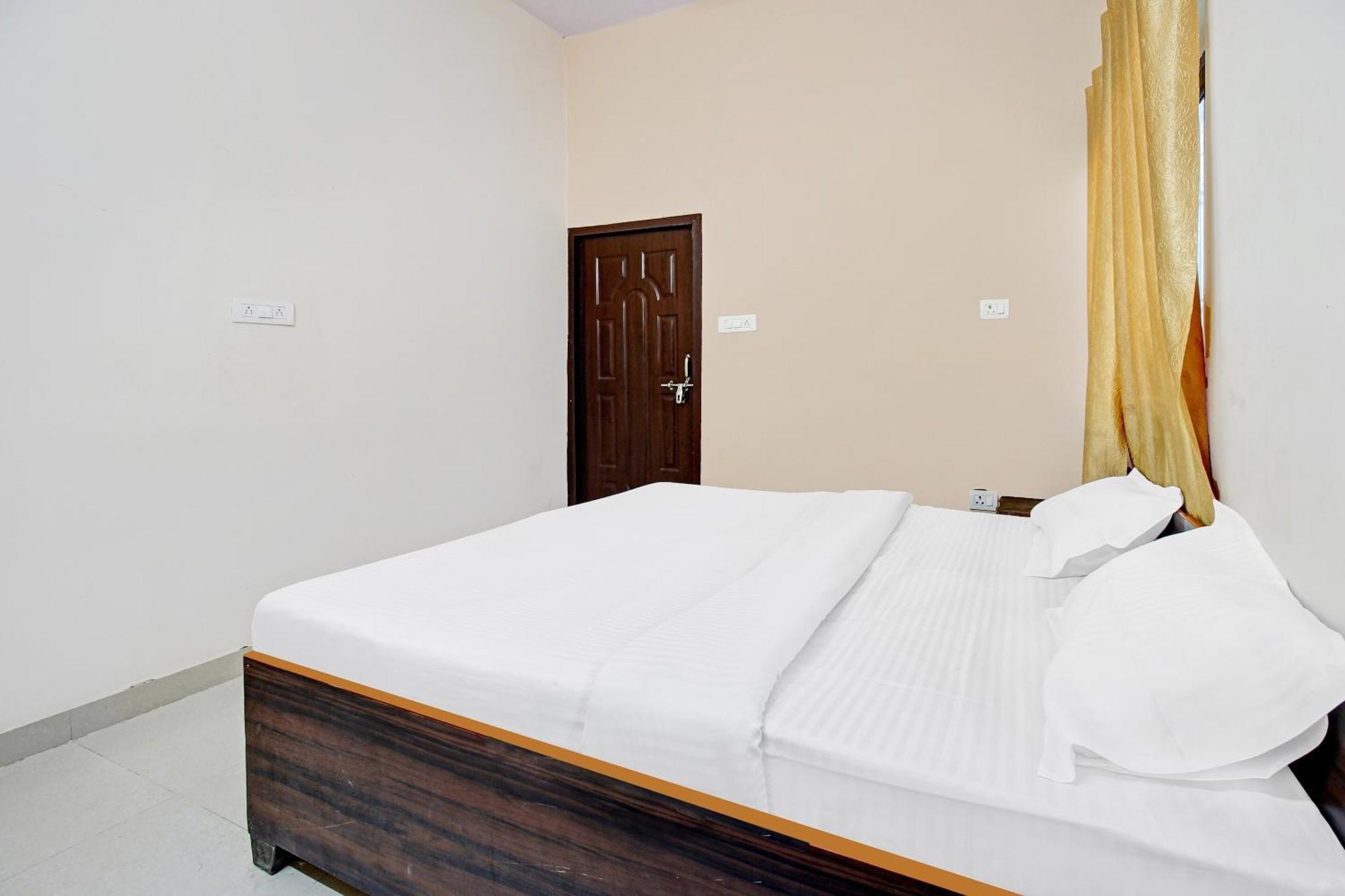 Hotel O Jr Hotel Lucknow Esterno foto