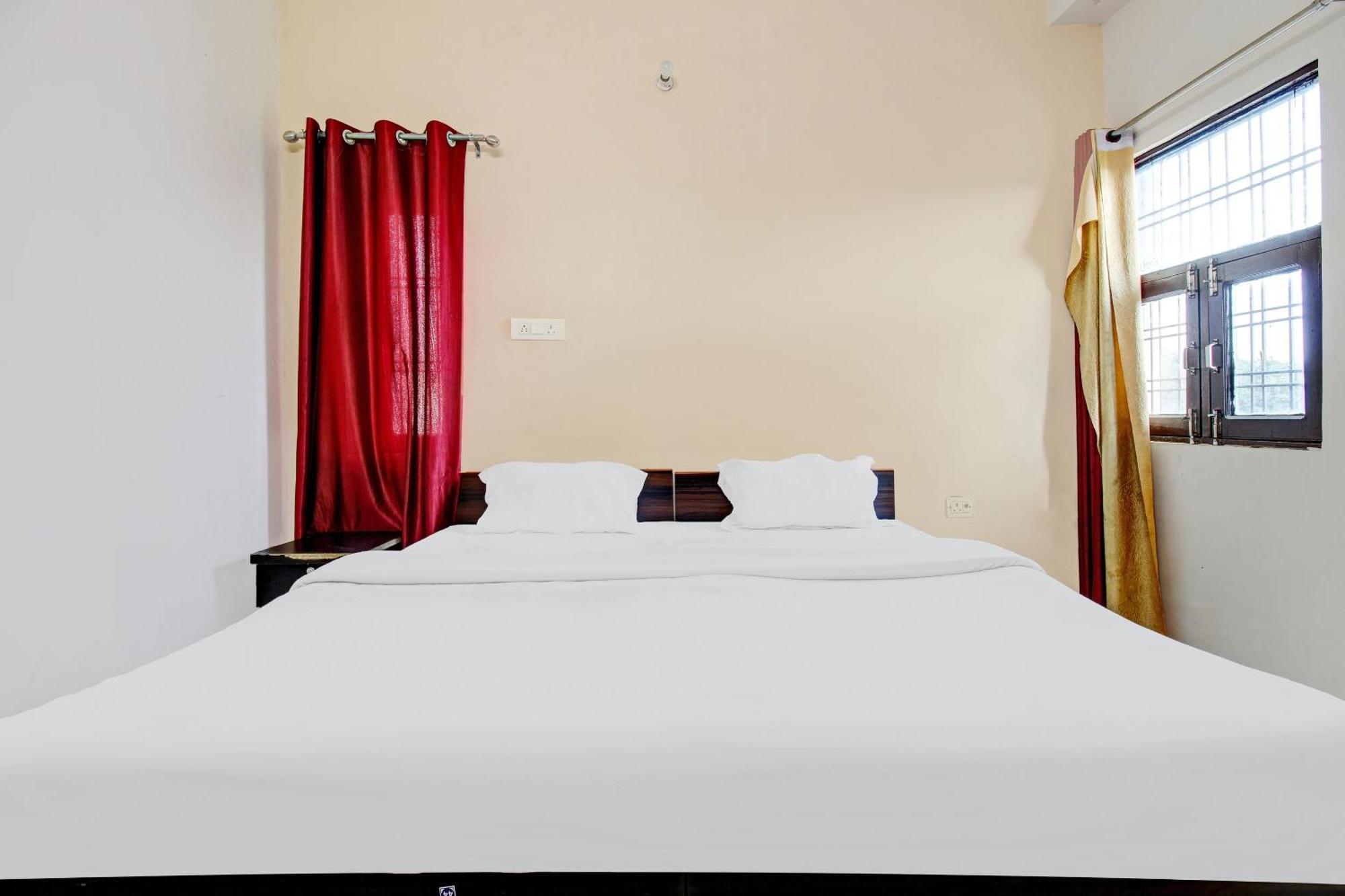 Hotel O Jr Hotel Lucknow Esterno foto