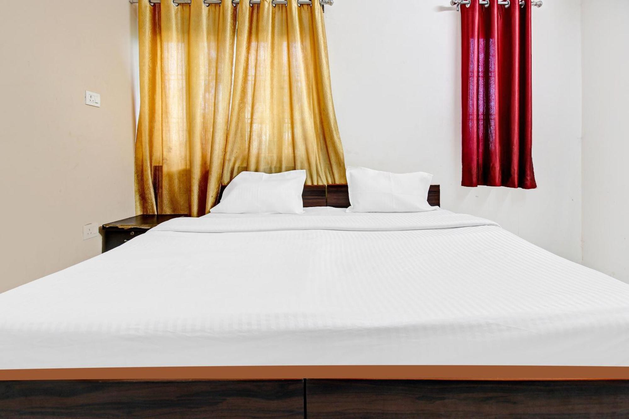 Hotel O Jr Hotel Lucknow Esterno foto