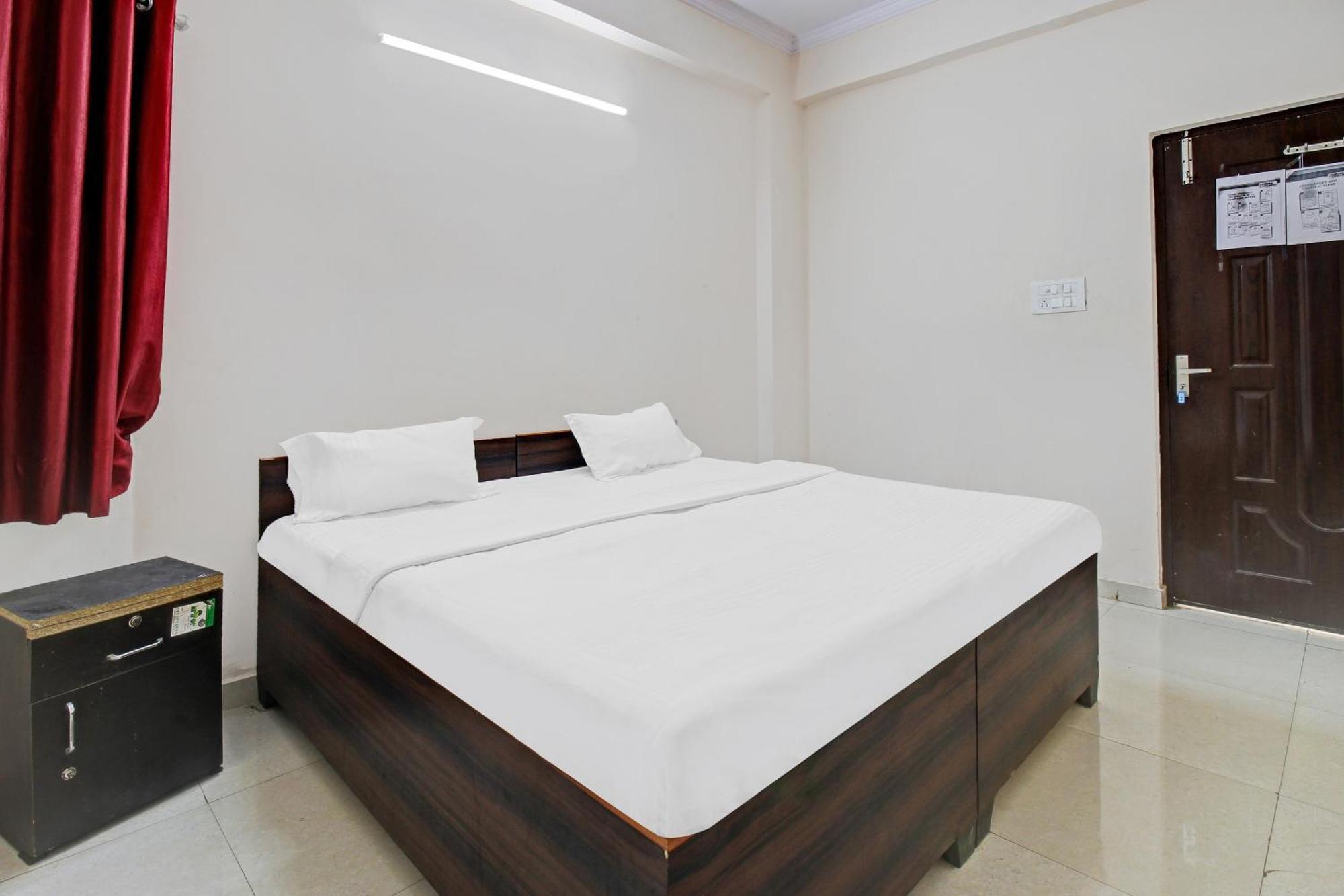 Hotel O Jr Hotel Lucknow Esterno foto
